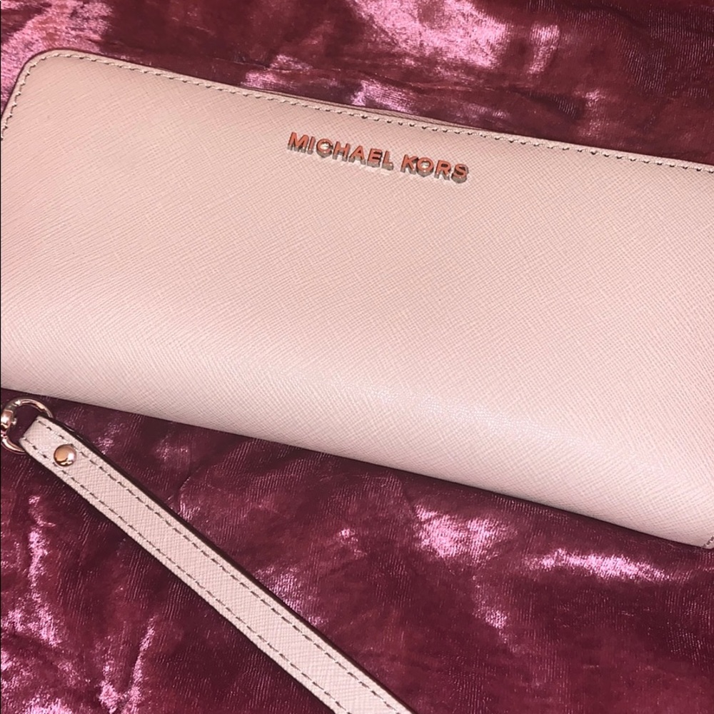 Michael Kors wristlet